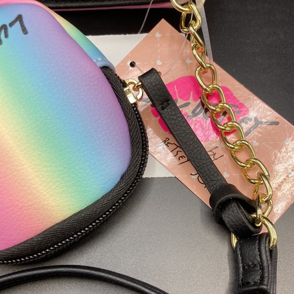 Betsey Johnson Embroidered Heart Rainbow ombré crossbody w/ pouch - Picture 4 of 4